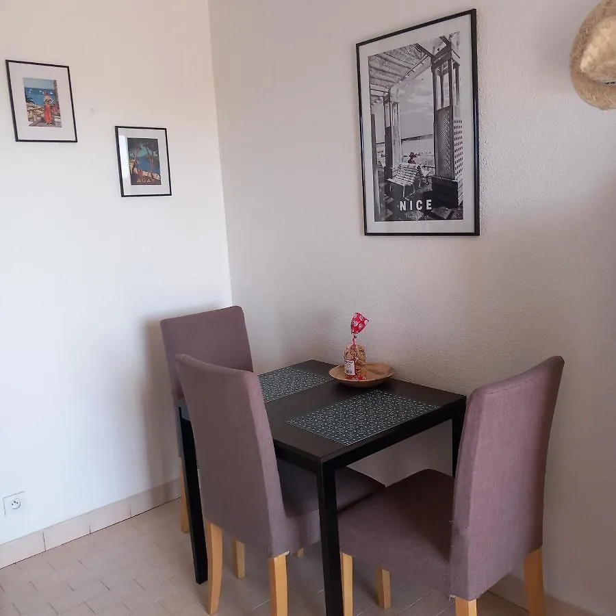 Appartement Vue Mer Piscines Parking Les Coraux Agay Plage Saint-Raphael  France