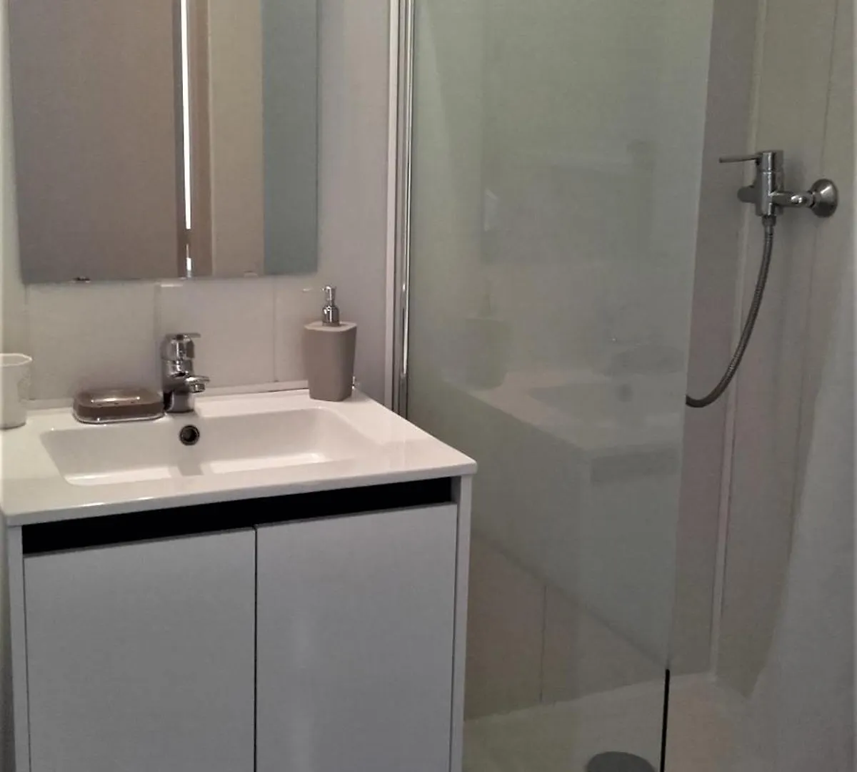 Appartement Vue Mer Piscines Parking Les Coraux Agay Plage Saint-Raphael  0*, Saint-Raphael (Var)