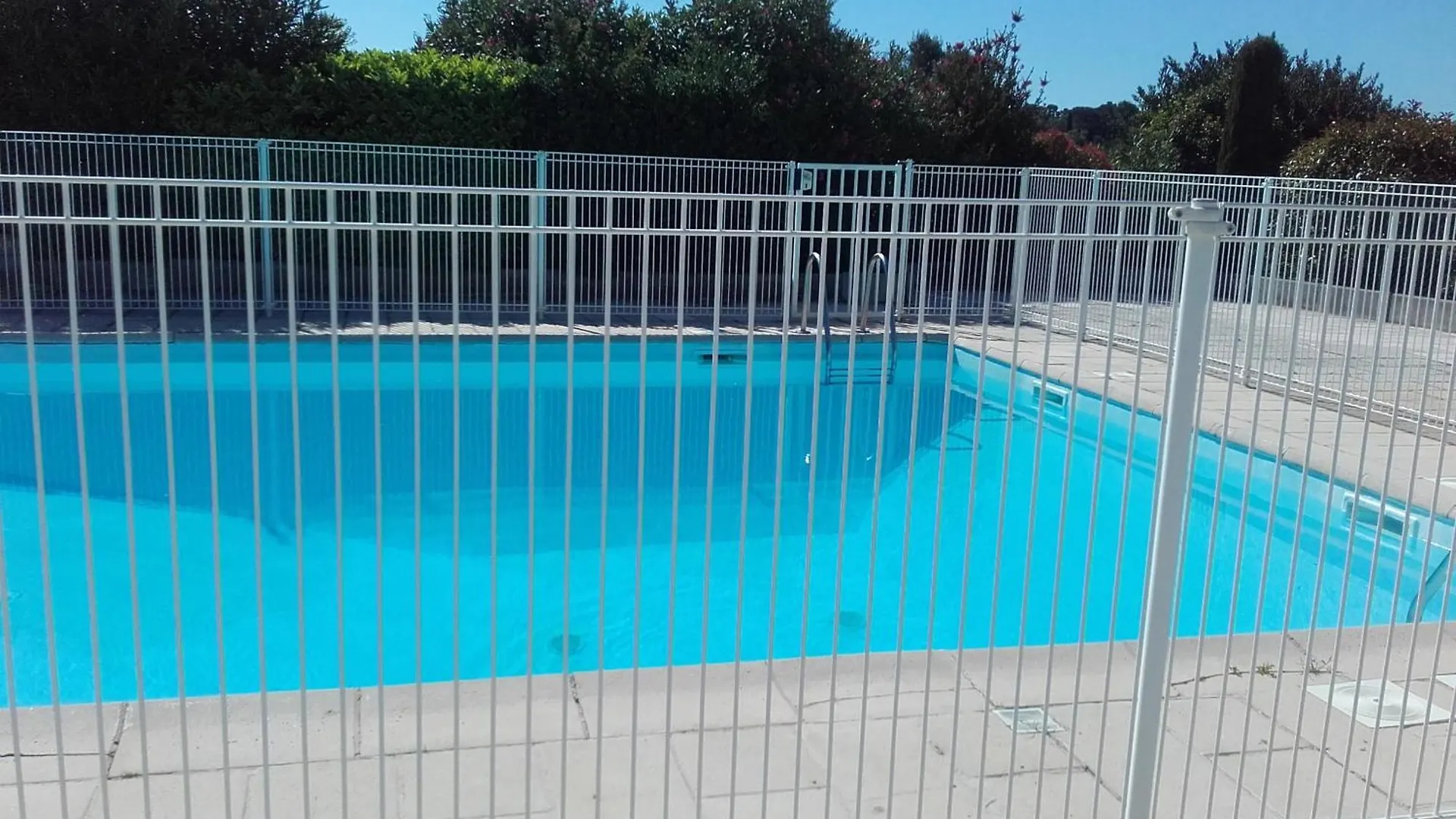 Appartement Vue Mer Piscines Parking Les Coraux Agay Plage Saint-Raphael  Saint-Raphael (Var)